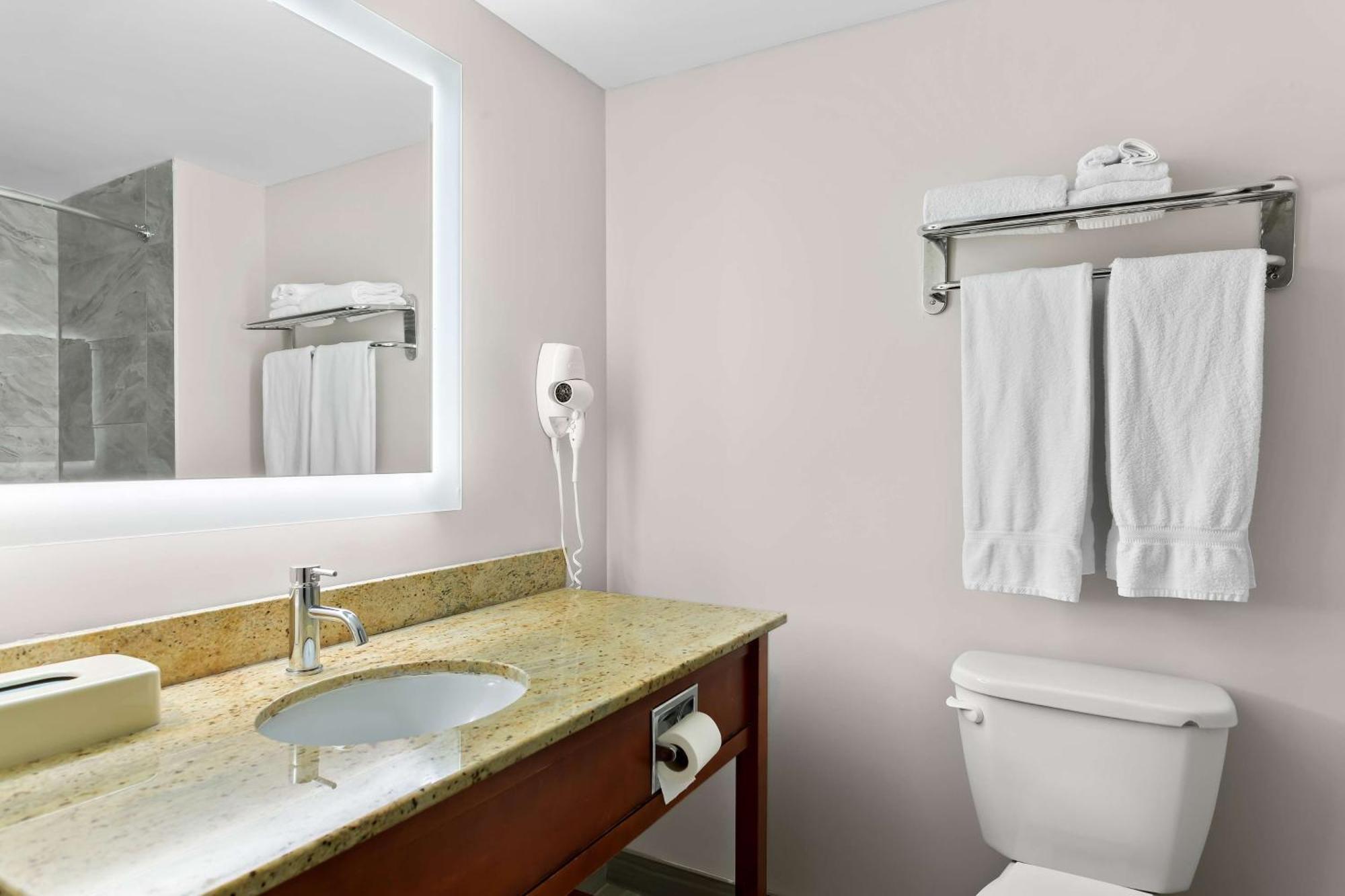 Surestay Plus By Best Western Windsor Dış mekan fotoğraf
