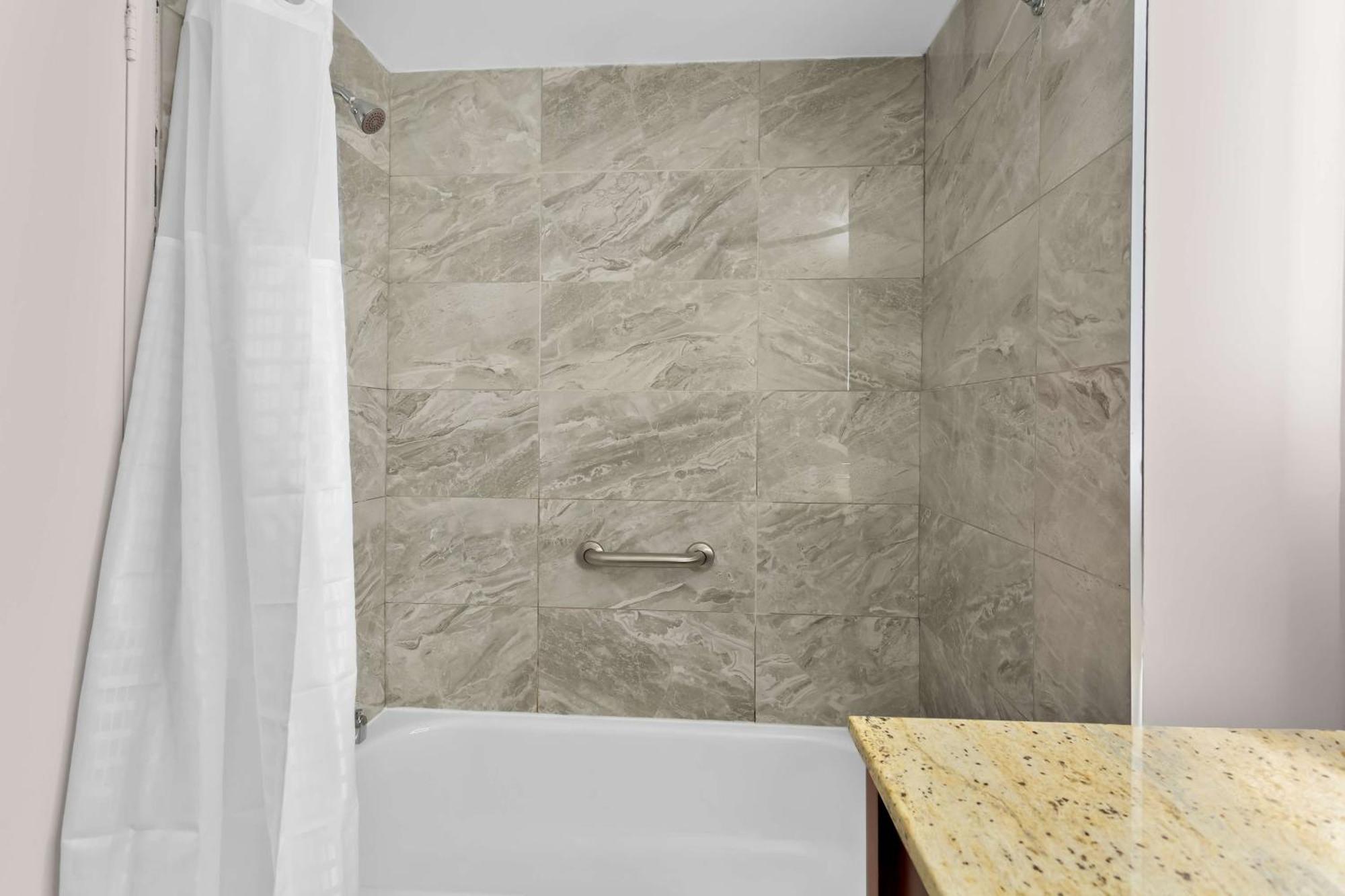 Surestay Plus By Best Western Windsor Dış mekan fotoğraf