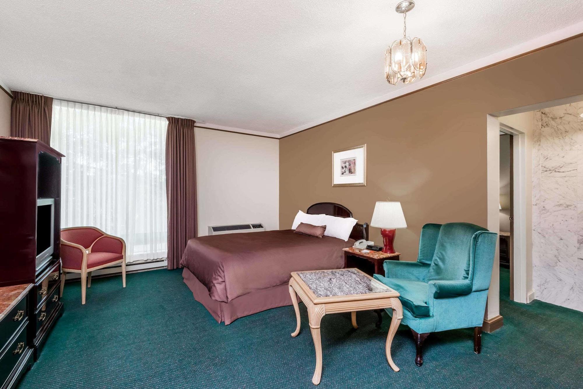 Surestay Plus By Best Western Windsor Dış mekan fotoğraf